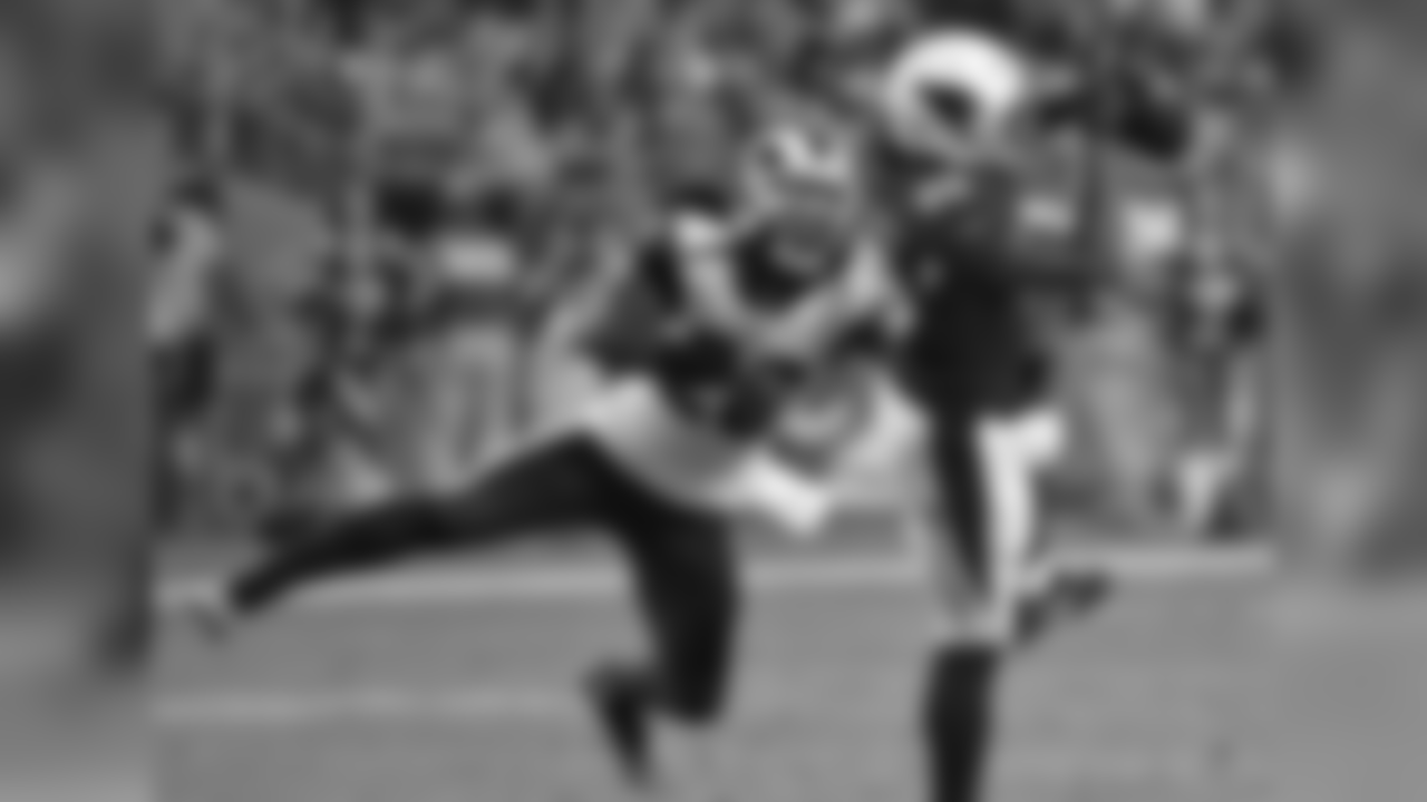 Cardinals TE Ricky Seals-Jones hauls in a pass from QB Blaine Gabbert