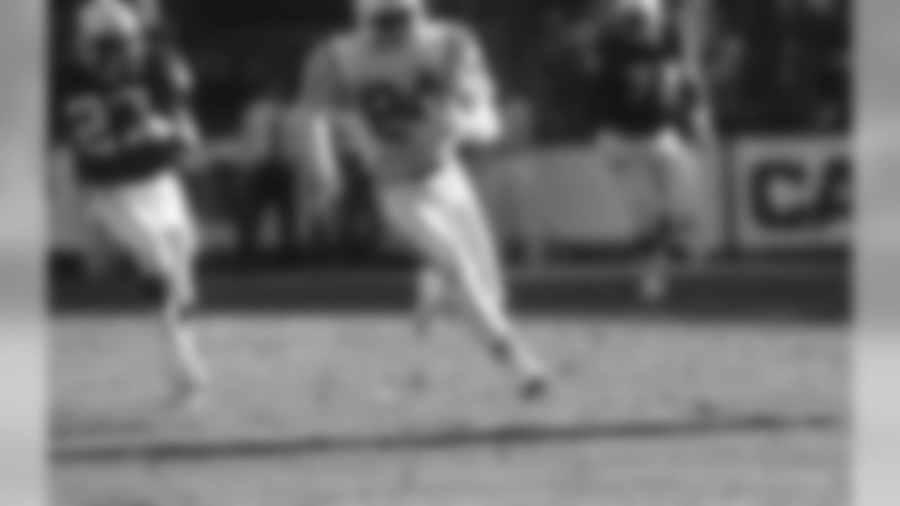 1980: Colts WR Jessie Hester