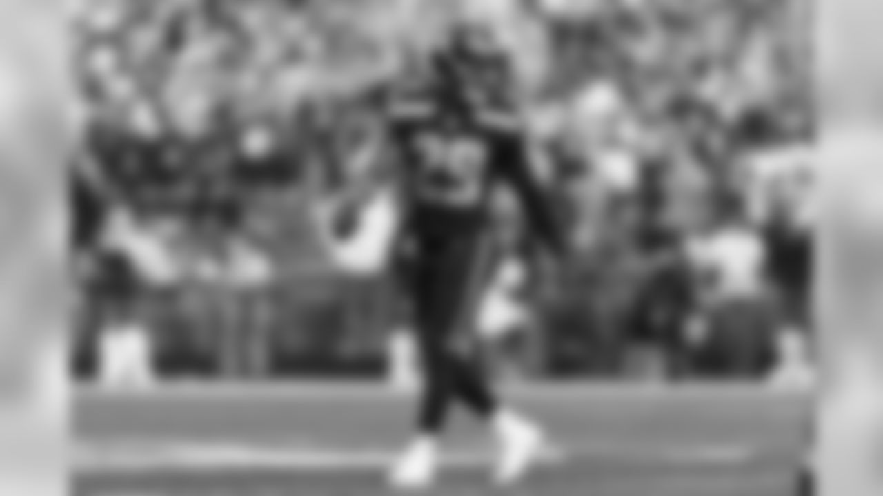 S Earl Thomas