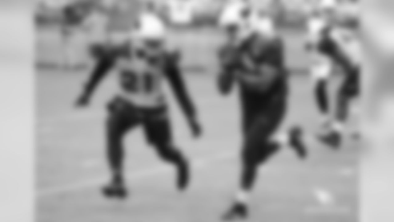 CB Patrick Peterson (left) tracks RB David Johnson