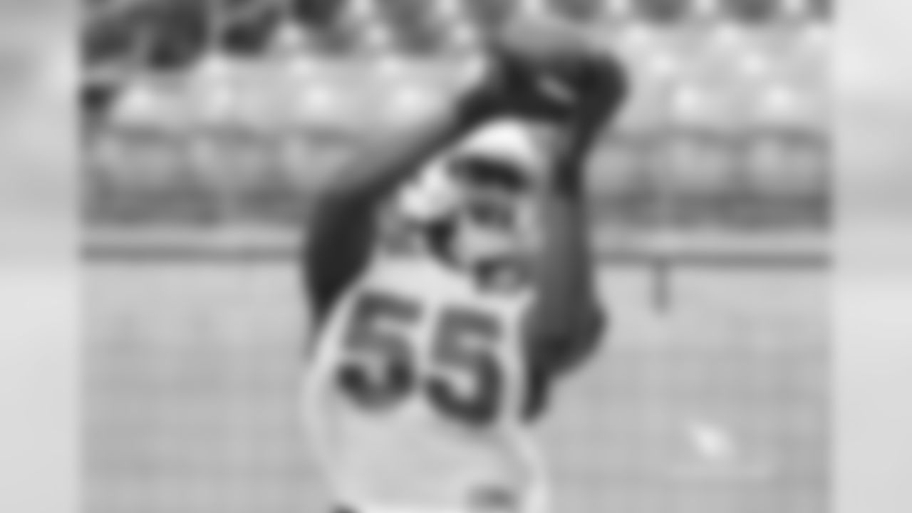 LB Chandler Jones