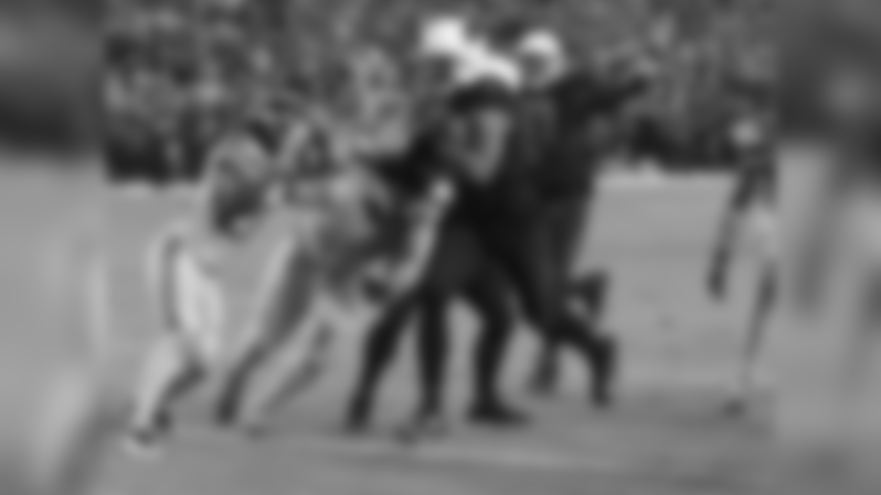 TE Jermaine Gresham scores a touchdown