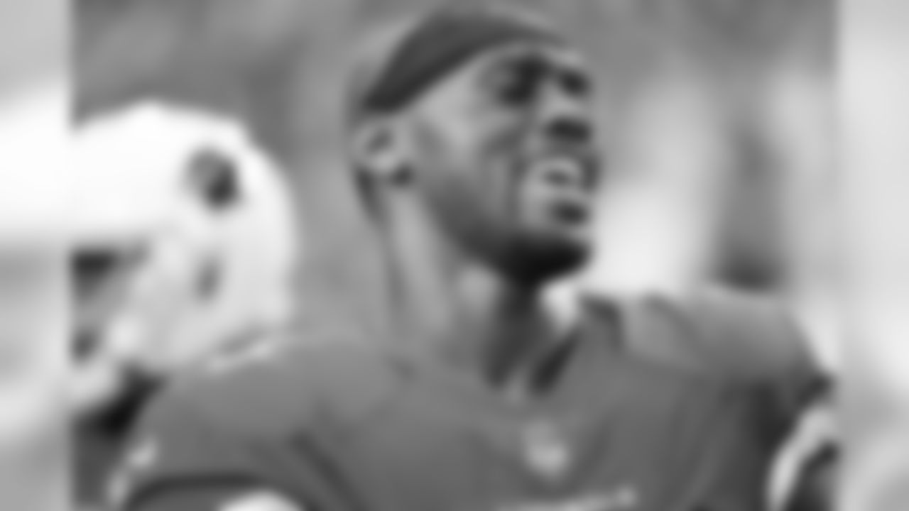 OLB Chandler Jones