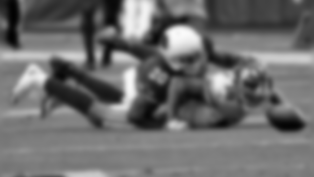 Cardinals LB Deone Bucannon breaks up a pass intended for Giants WR Roger Lewis Jr.