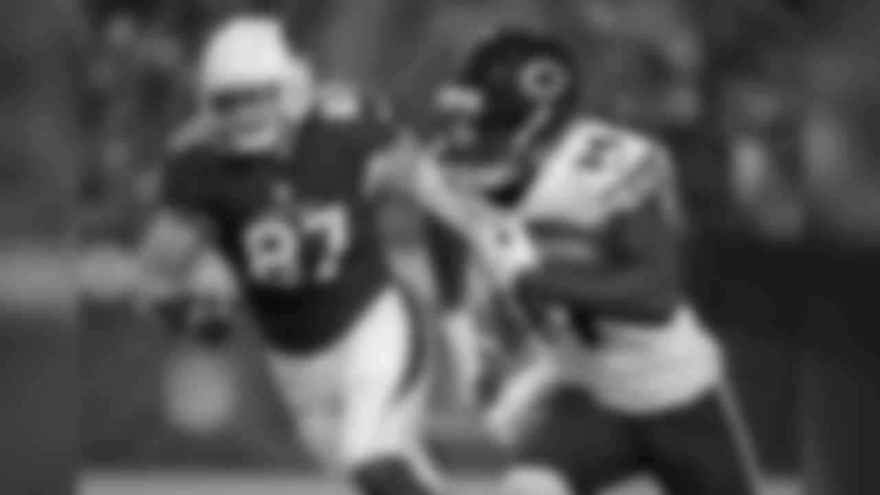 TE Troy Niklas tries to catch Deonte Thompson