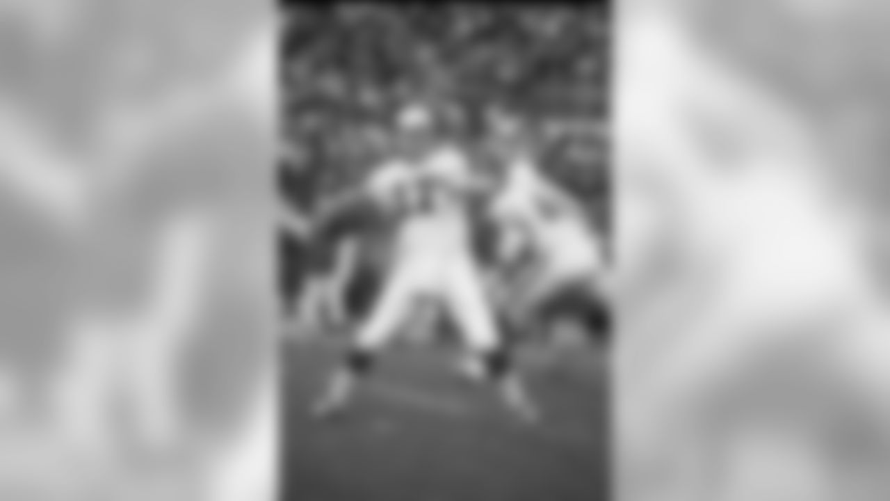 1975: Cardinals QB Jim Hart