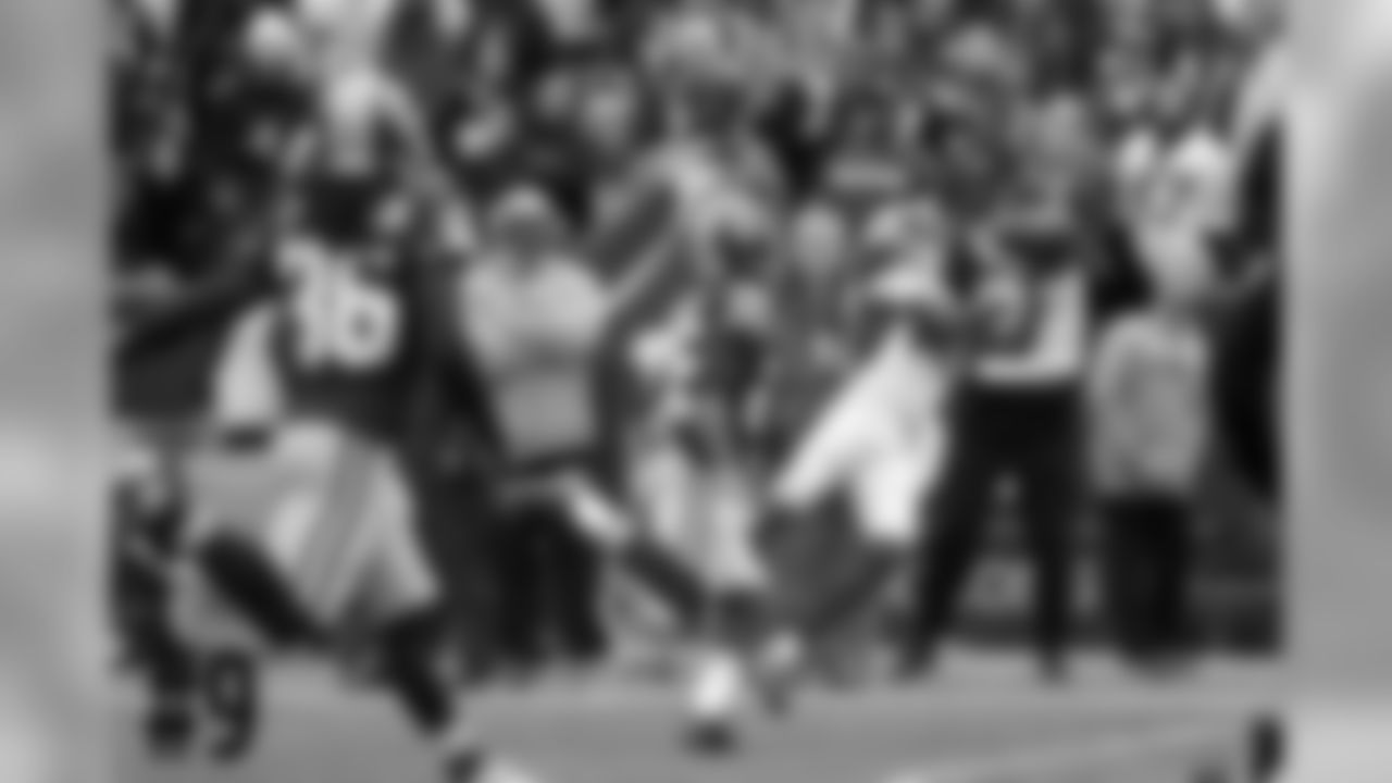 WR J.J. Nelson