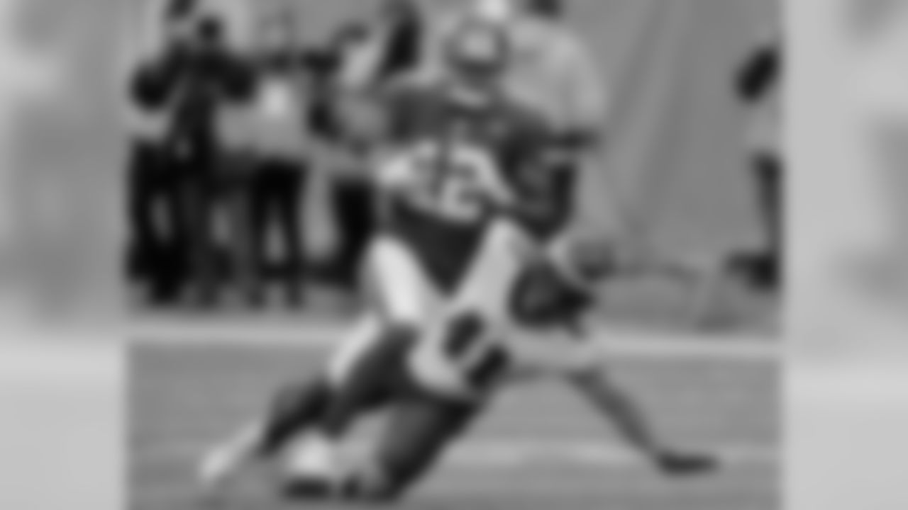 WR Tavarres King