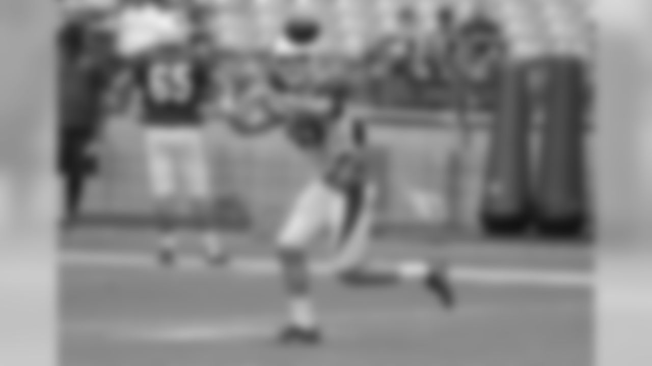 Day 19: WR Krishawn Hogan makes the catch