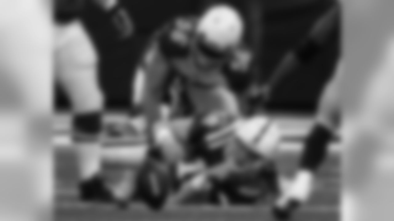 2006: LB Chike Okeafor brings down Peyton Manning