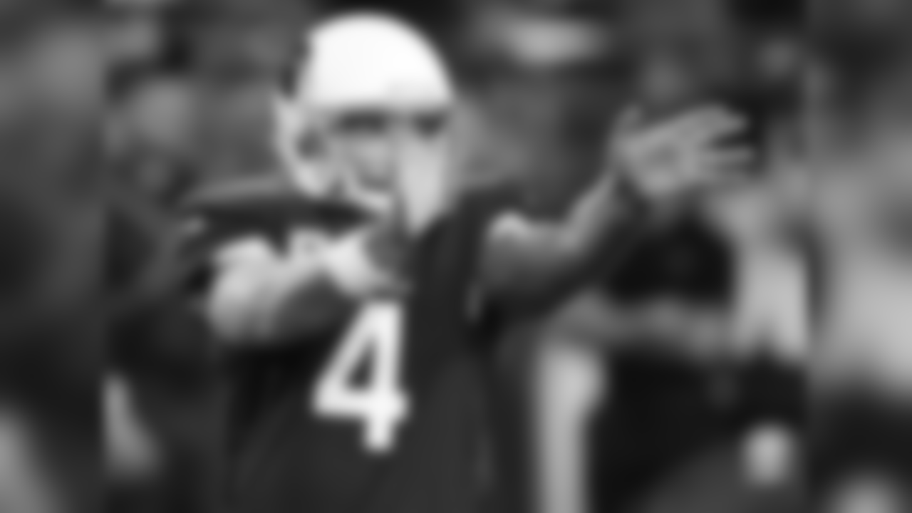 K Phil Dawson instructs his teammates to stay off the field with one second left on the clock