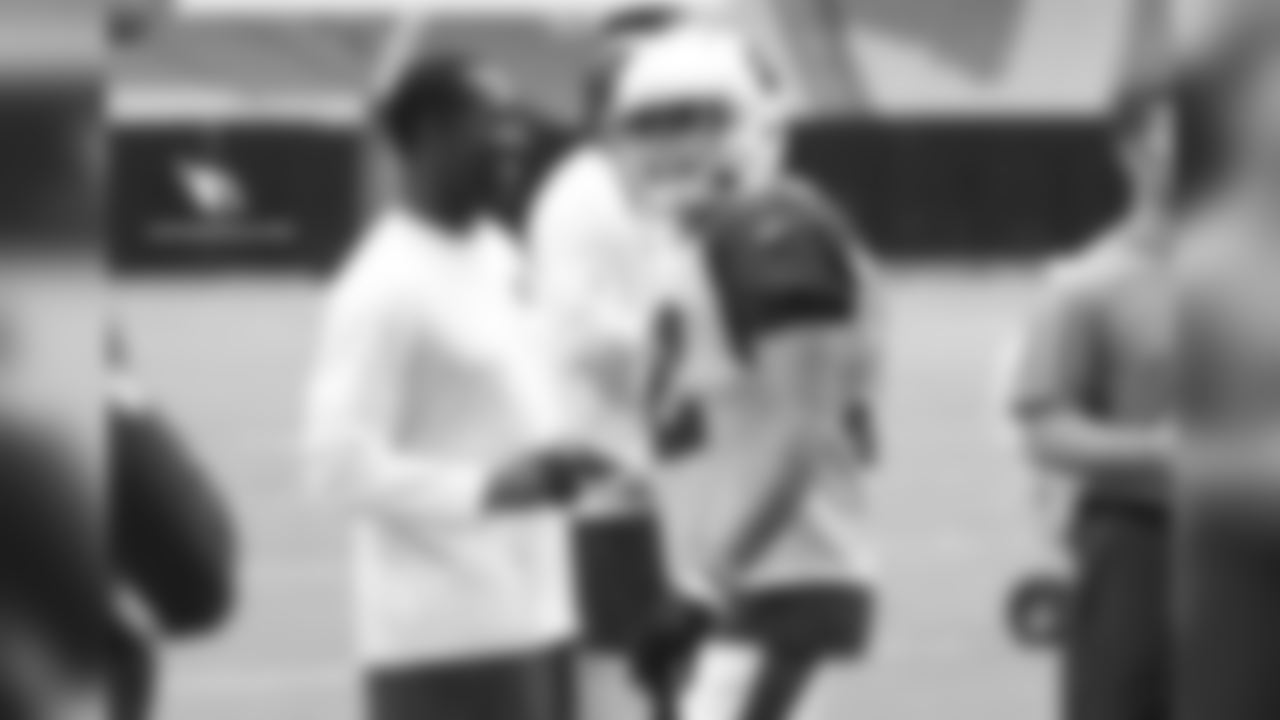 S Tyrann Mathieu shakes hands with assistant special teams coach Anthony Blevins after breaking up a screen play