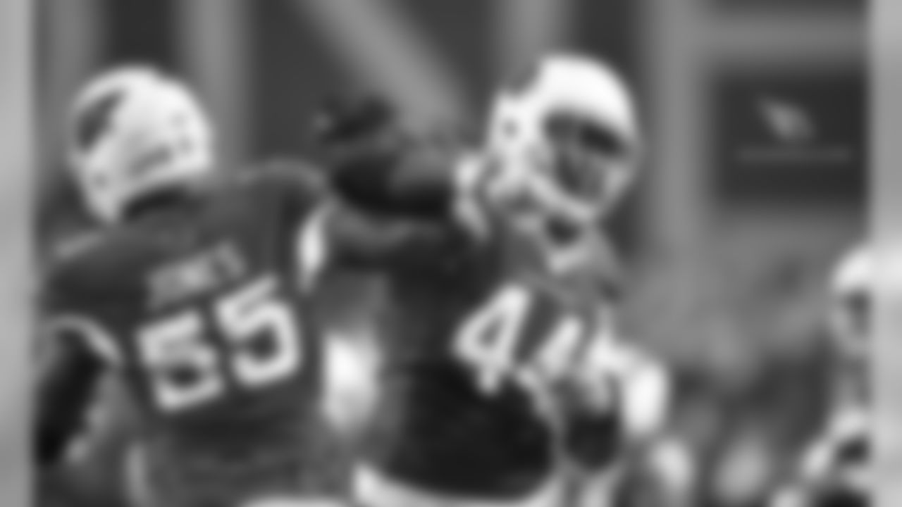 LB Chandler Jones (left) and LB Markus Golden against the Seahawks