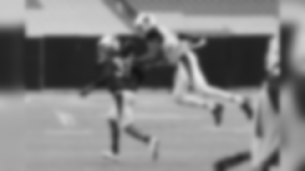 WR Carlton Agudosi