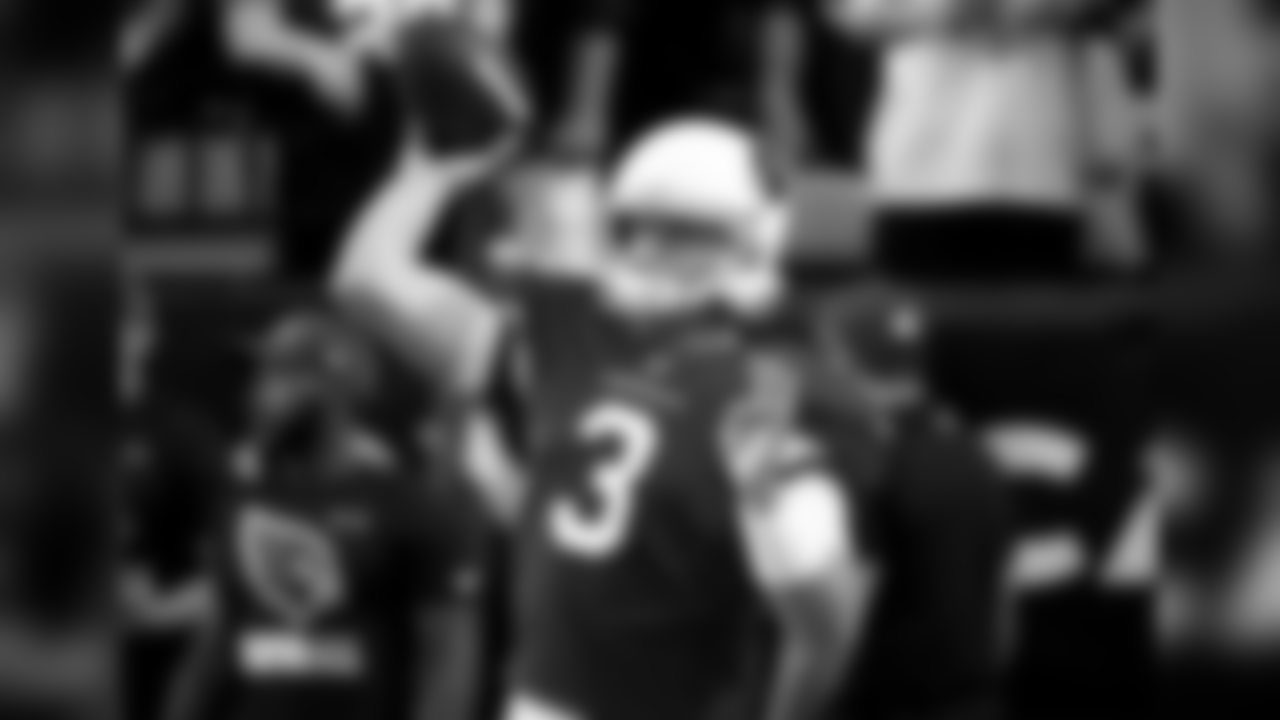 QB Carson Palmer in warmups