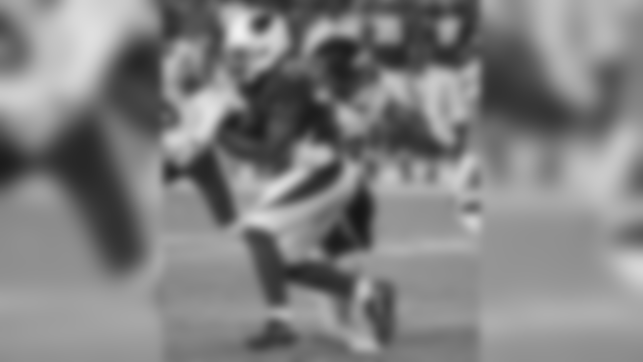 RB Kerwynn Williams on the carry
