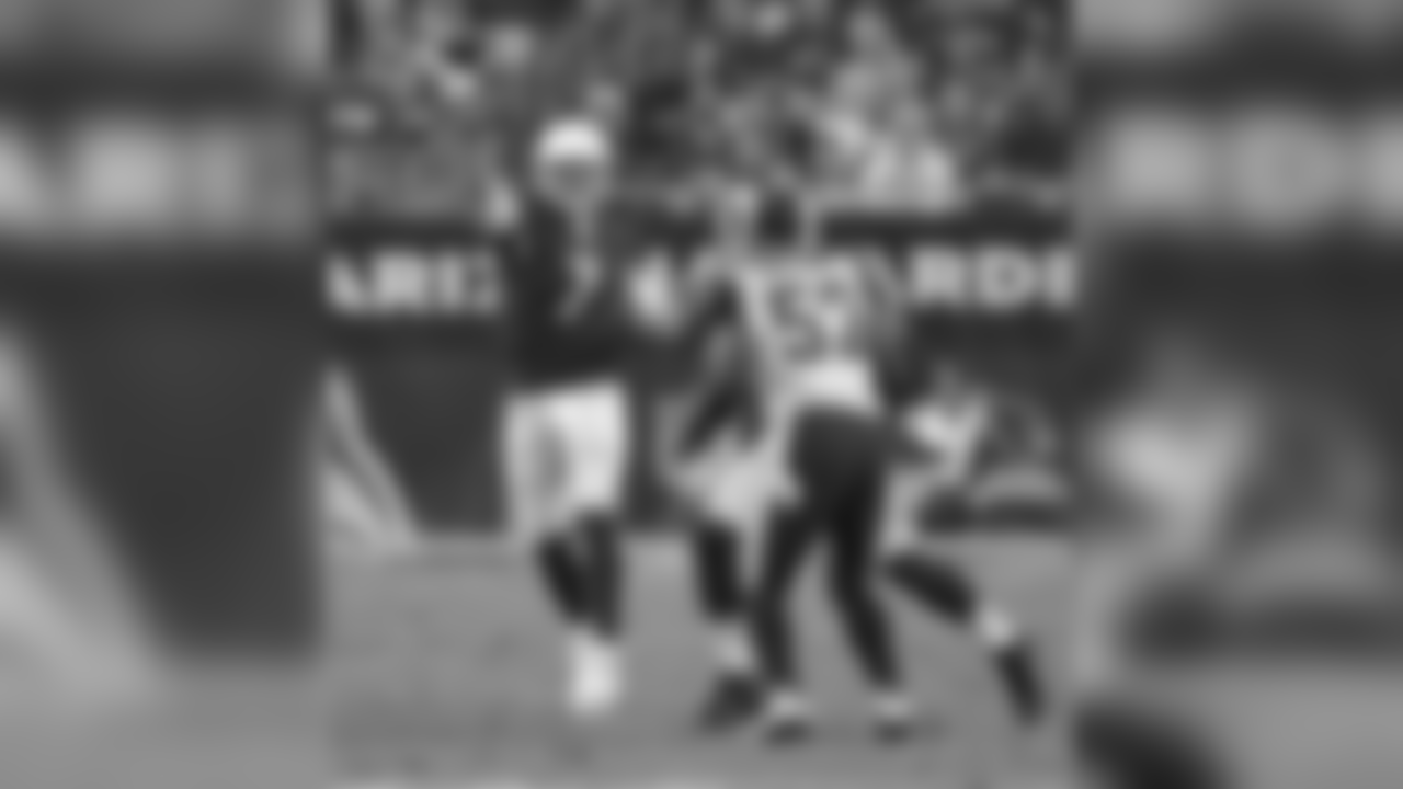 Cardinals QB Blaine Gabbert throws on the run