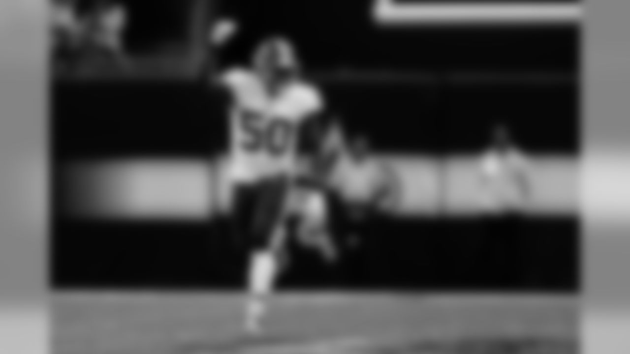 LB Martrell Spaight