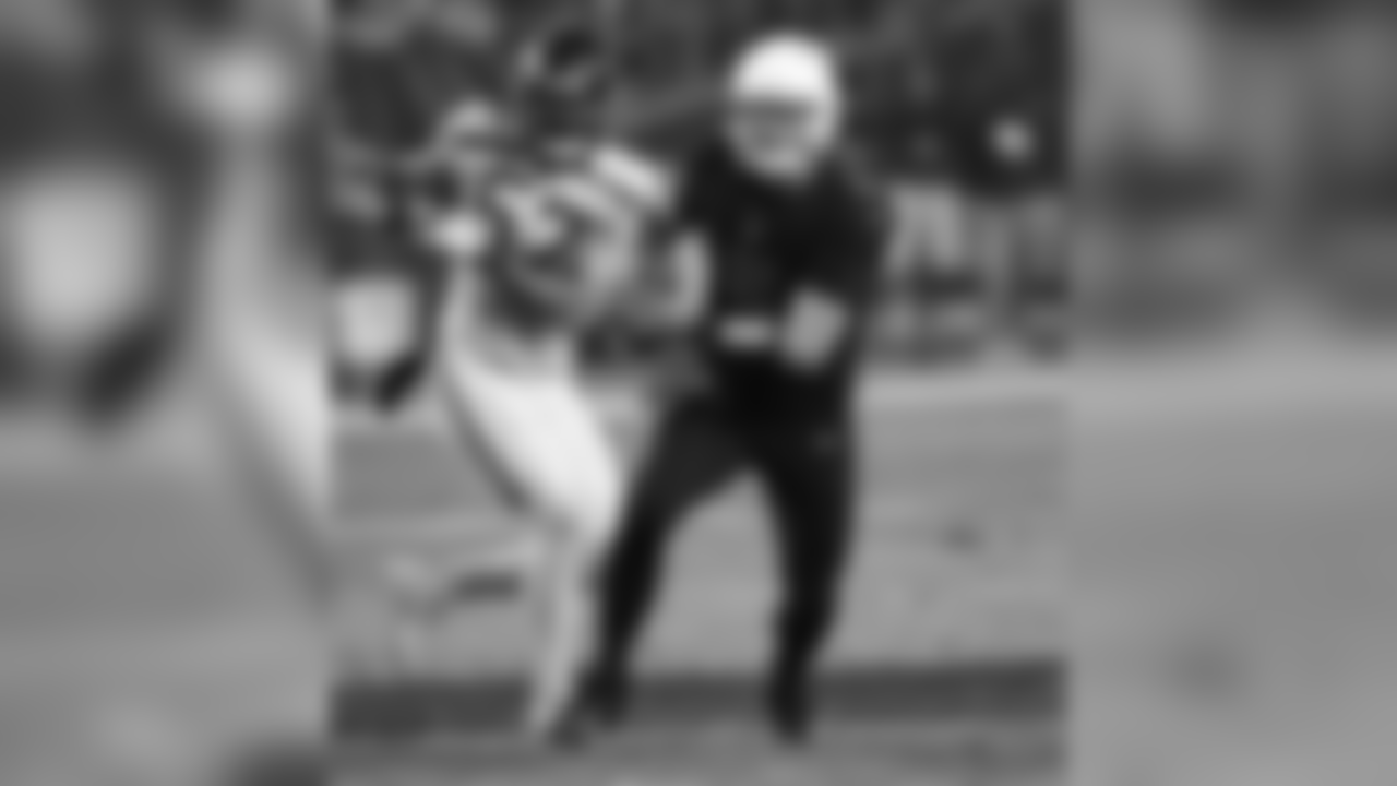 QB Drew Stanton moves to escape pressure