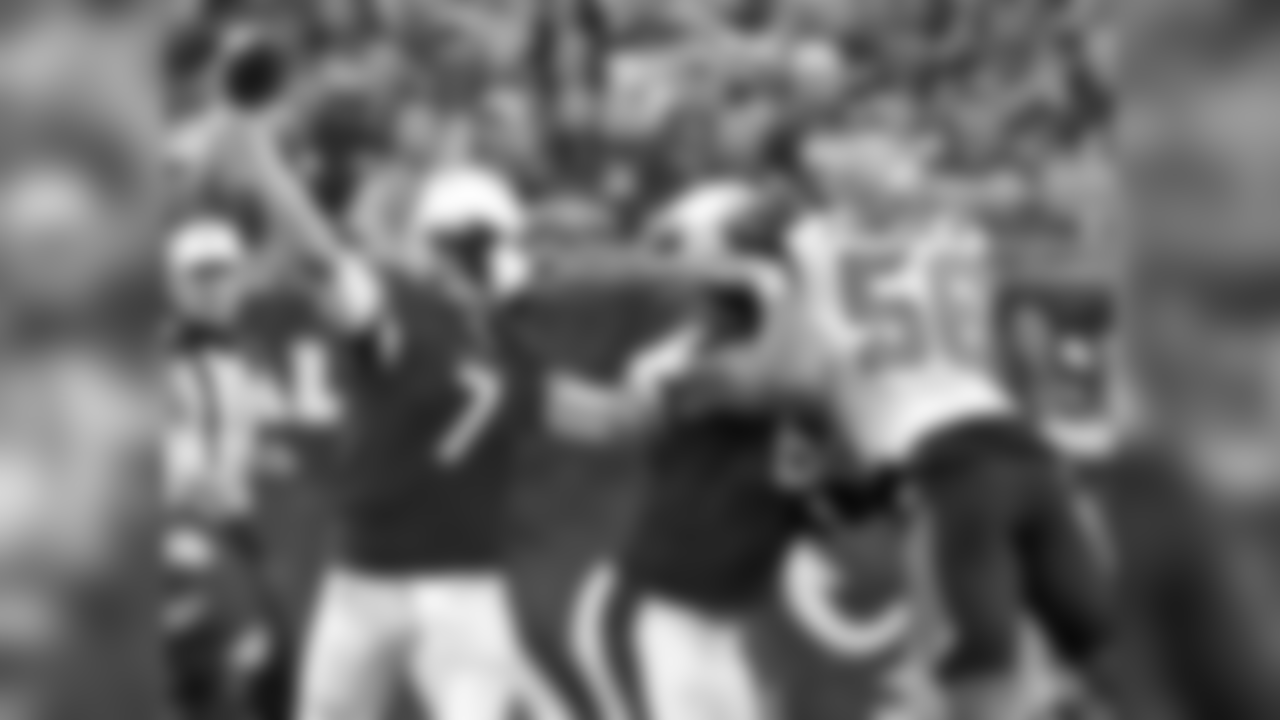 QB Blaine Gabbert unloads in the pocket