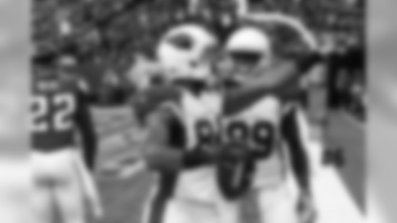 TE Jermaine Gresham celebrates his touchdown in the first quarter