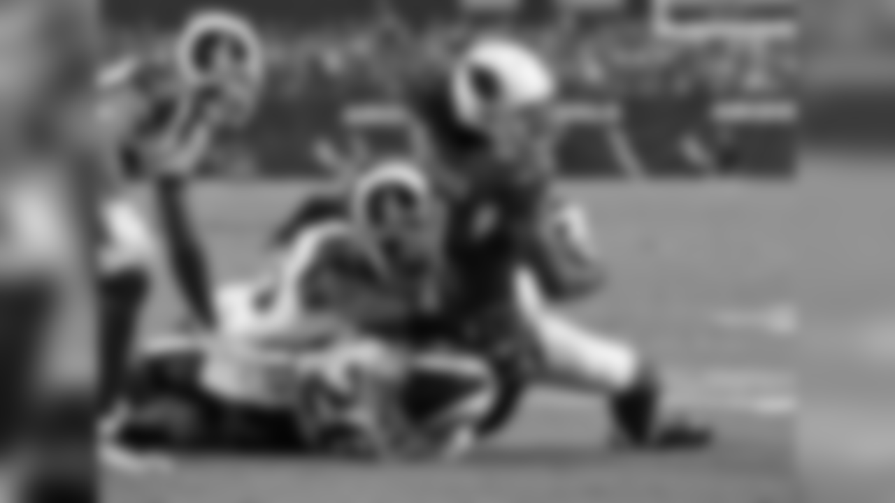 WR Larry Fitzgerald secures the catch