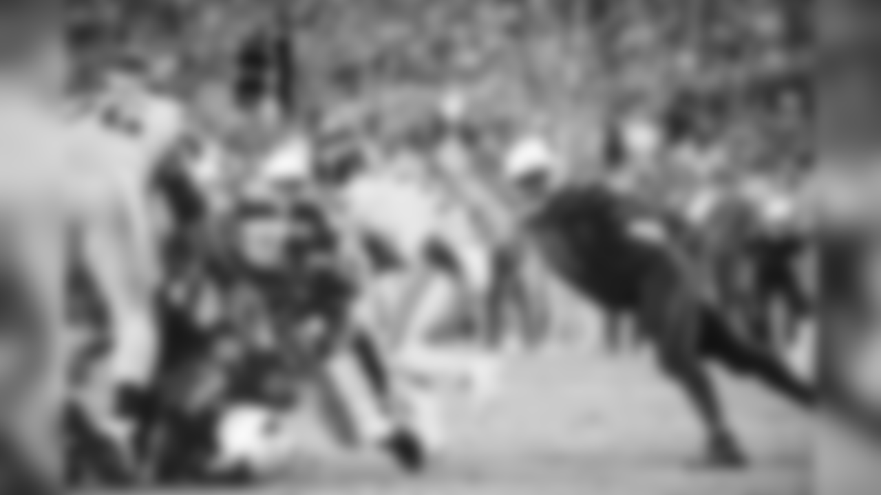 DL Frostee Rucker with the sack