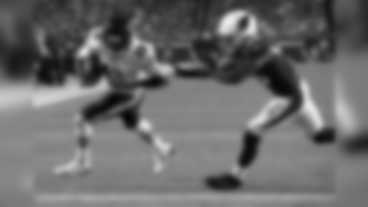 S Budda Baker chases down Bears WR Kendall Wright