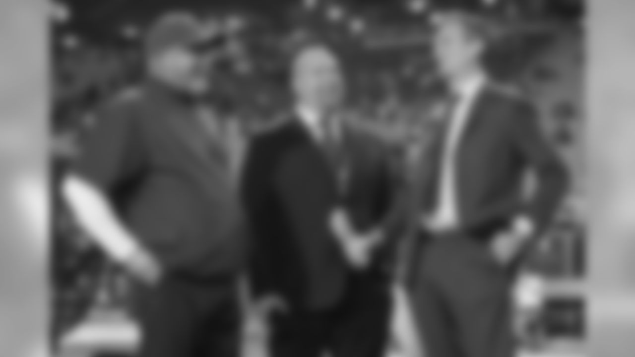 Keim shares a laugh with coach Bruce Arians (left) and Cris Collinsworth