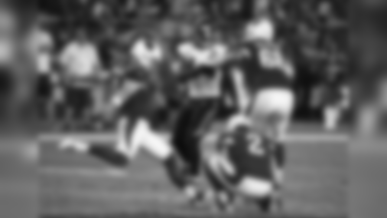 Phil Dawson hits the game-winning field goal