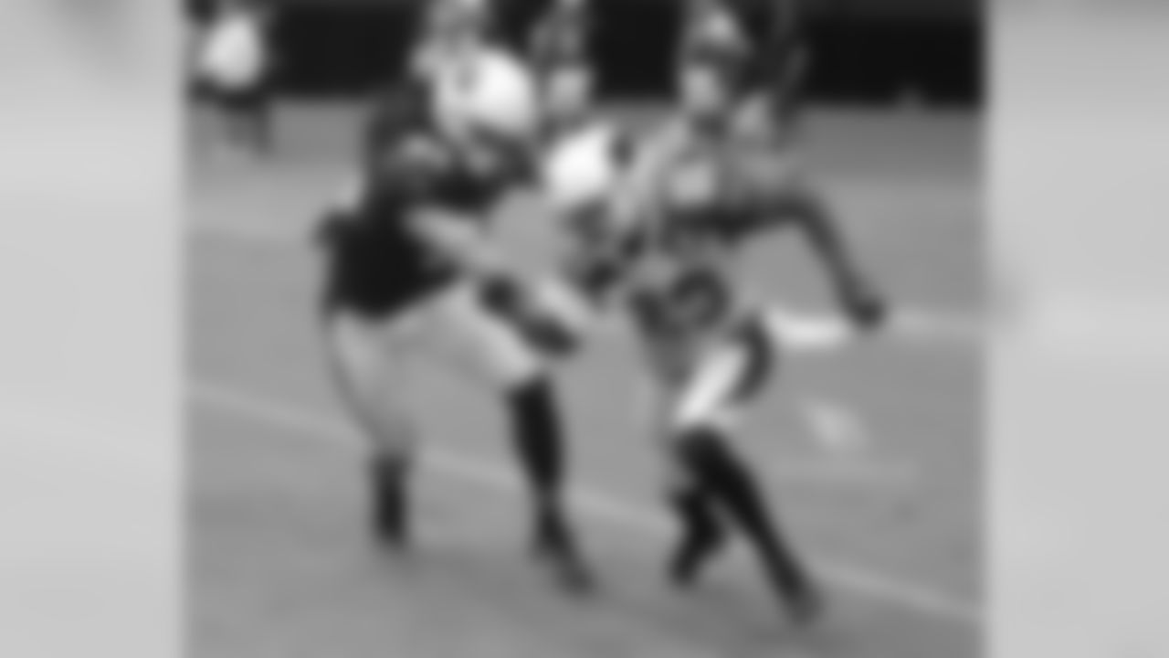 WR Krishawn Hogan vs. CB Sojourn Shelton