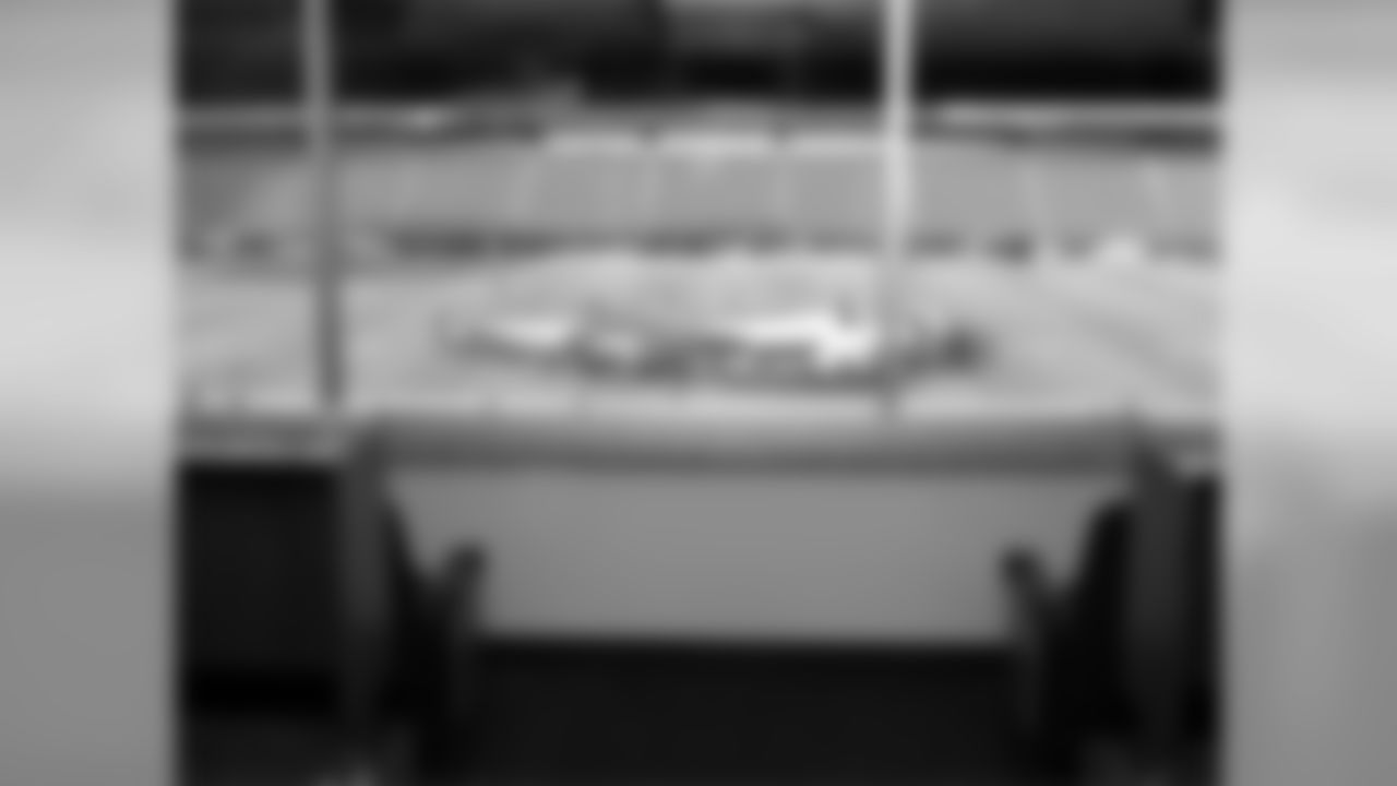 Suites-Sideline-3