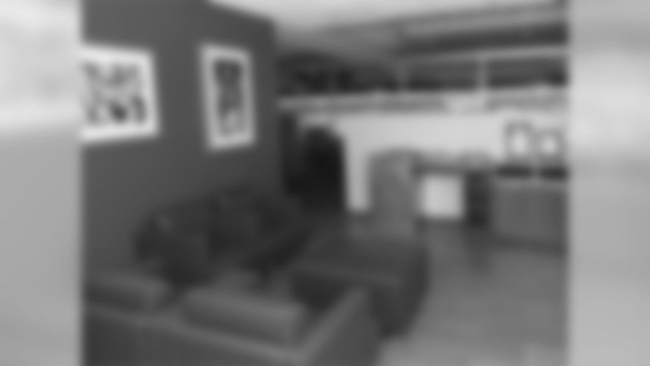 Suites-Sideline-2