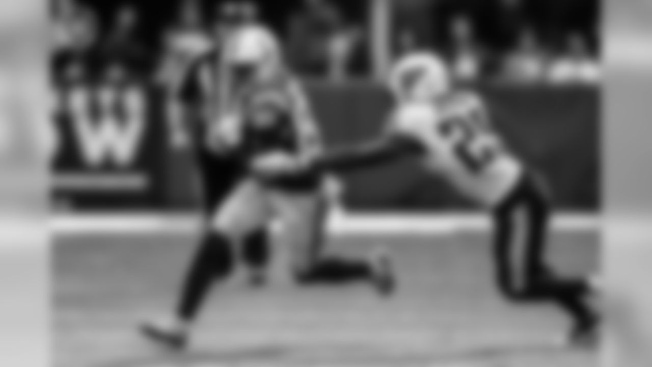 80 Rogers, Chester WR 6-1 184 24 2 Grambling State