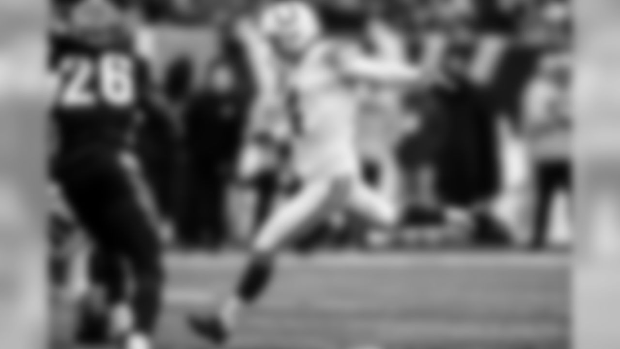 4 Vinatieri, Adam K 6-0 212 45 22 South Dakota State