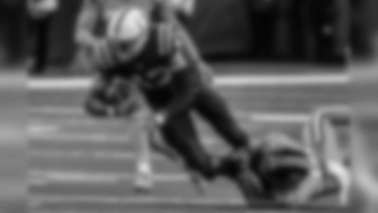 43 Travis, Ross TE 6-7 235 25 2 Penn State