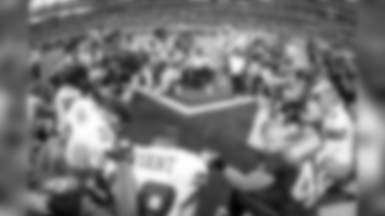 ap_111106050482.jpg