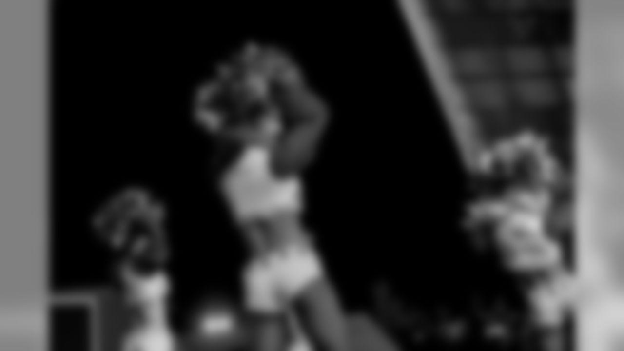20171130_cheers_selects_jj61659-2.jpg