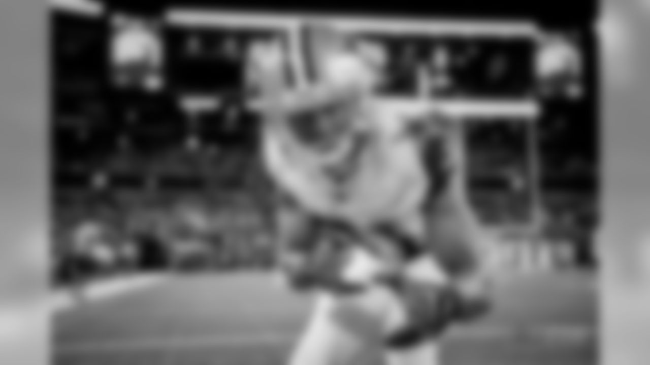 20171130_byron_jones_selects_jj61588.jpg