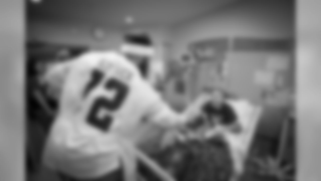 20161205_dal_childrens_hospital_visit61.jpg
