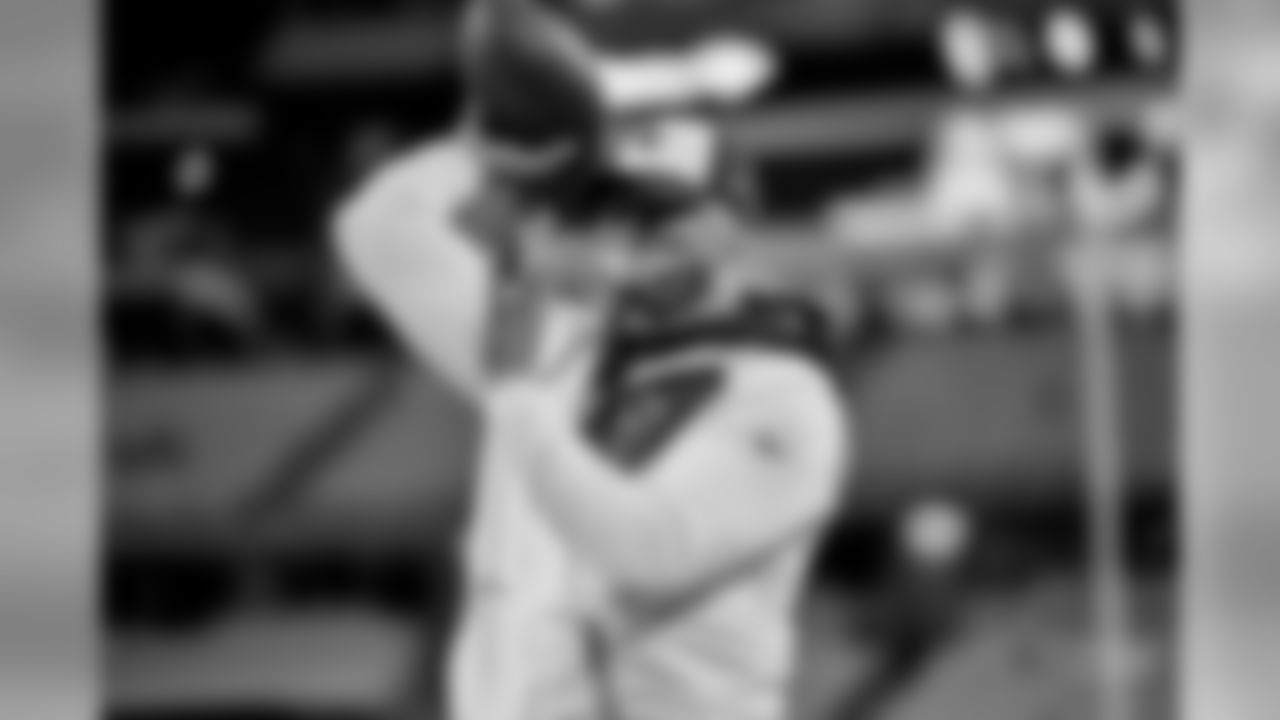 20171130_dak_prescott_selects_jj61727.jpg