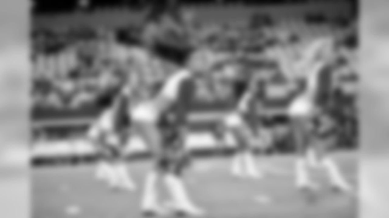 20171130_cheers_selects_jj61669-2.jpg