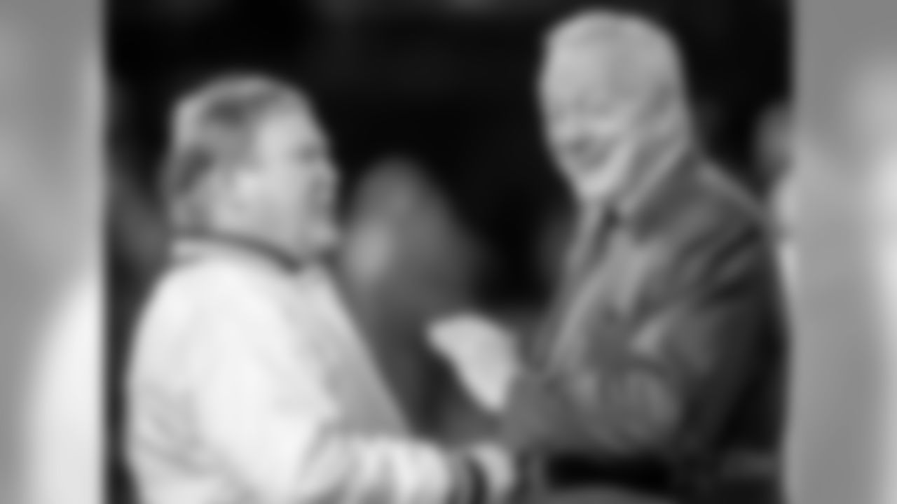 Oakland Raiders owner Mark Davis, left, talks with Dallas Cowboys owner Jerry Jones before an NFL football game between the Raiders and the Cowboys in Oakland, Calif., Sunday, Dec. 17, 2017. (AP Photo/Ben Margot)