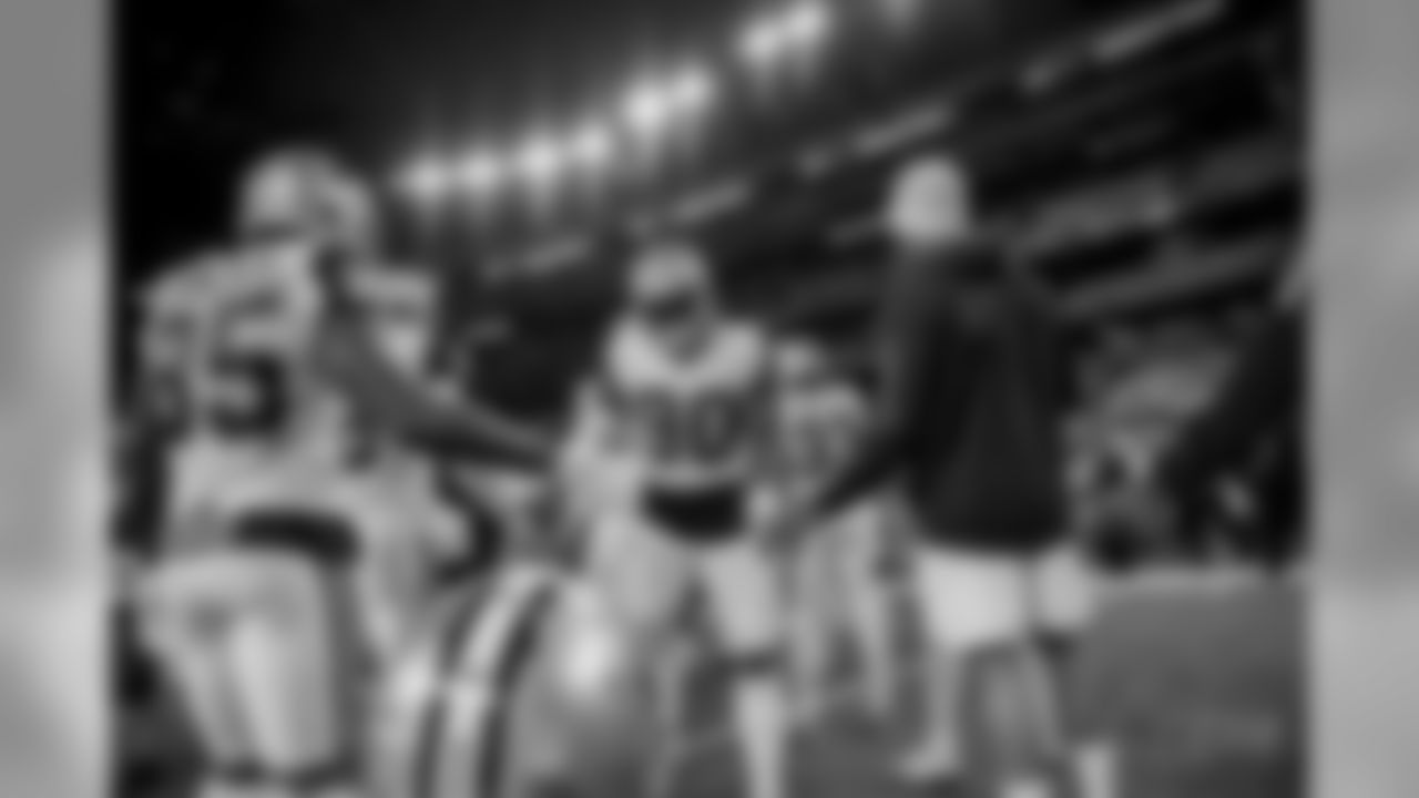 20171130_demarcus_lawrence_selects_jj61582.jpg