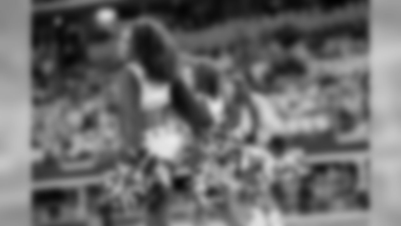 20171130_cheers_selects_jj61670-2.jpg