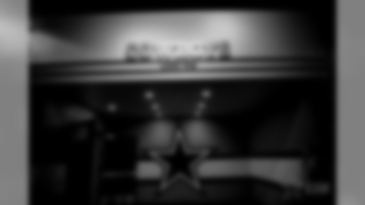 20171130_locker_room_selects_jj61886.jpg