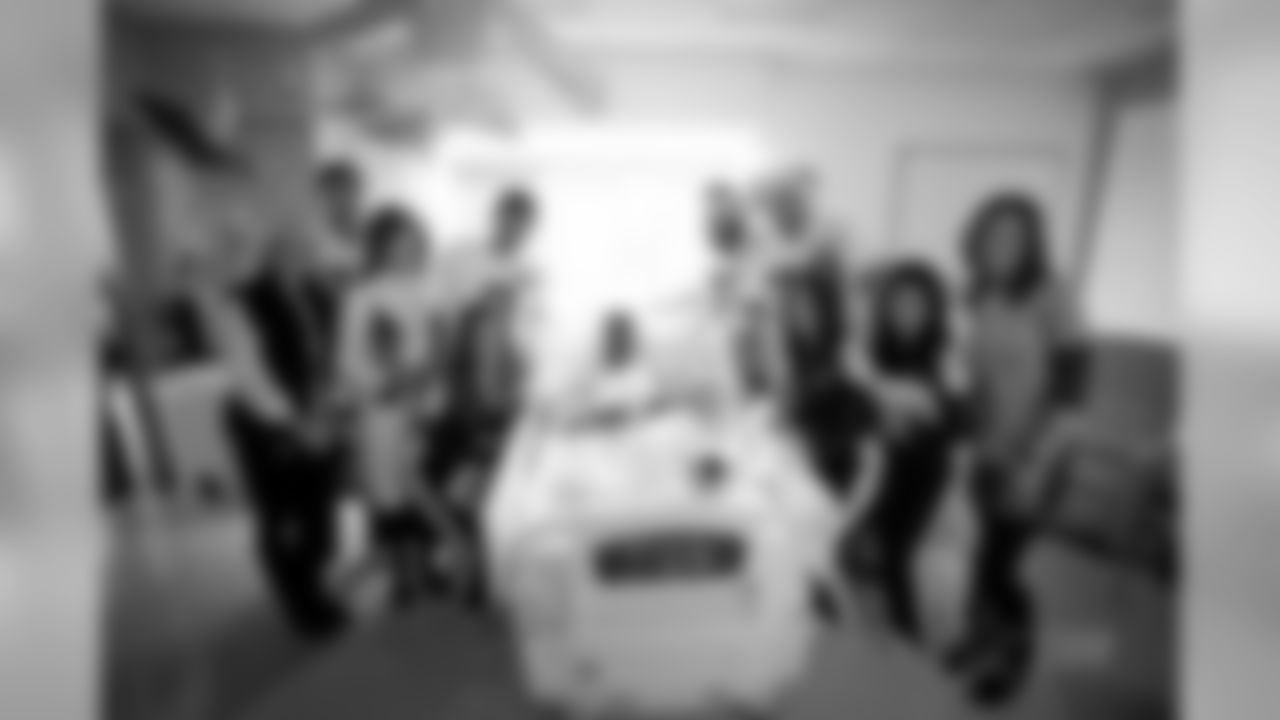 20161205_dal_childrens_hospital_visit52.jpg
