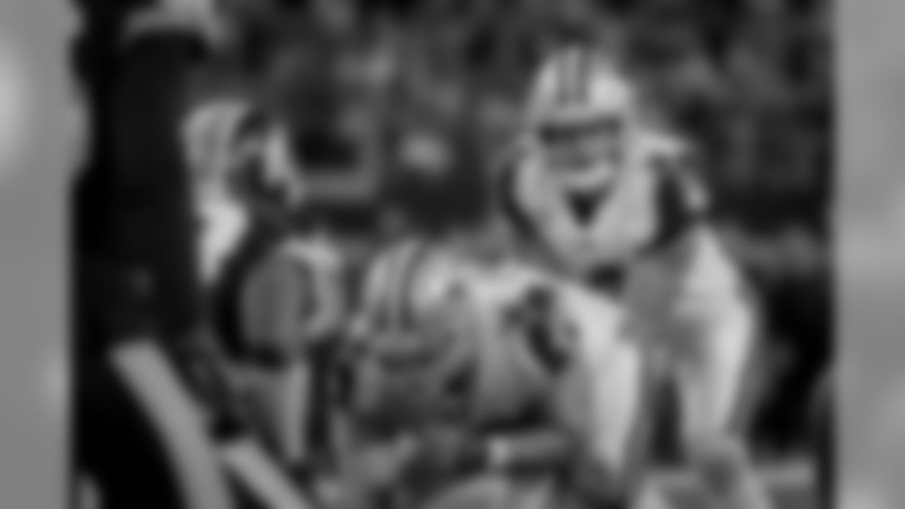 20171130_dak_prescott_selects_jj61809.jpg