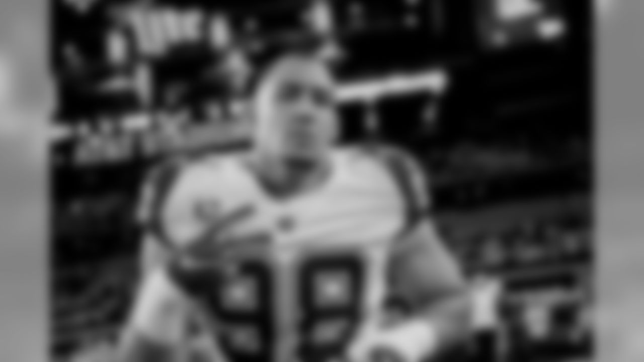 20171130_tyrone_crawford_selects_jj61585.jpg