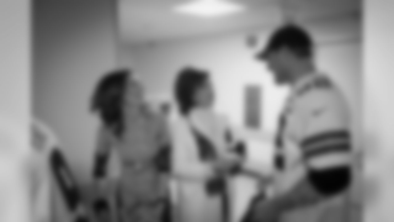 20161205_dal_childrens_hospital_visit46.jpg